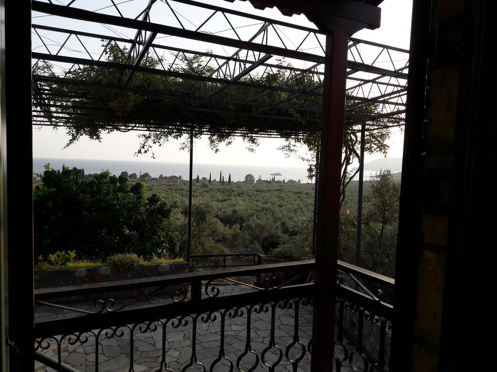 Ouranias Studios Kardamyli Exterior foto