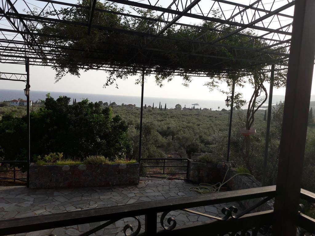 Ouranias Studios Kardamyli Exterior foto